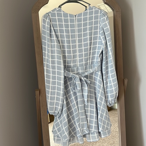 Light blue and white dress size medium - Picture 2 of 5